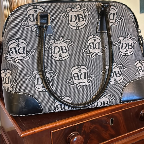 Vintage Dooney and Bourke signature Donegal Crest domed satchel - Picture 3 of 7